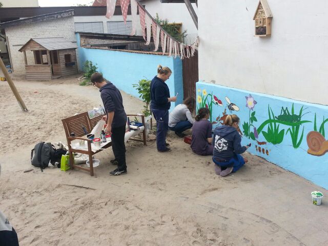 Die KjG lässt den Kindergarten bunter werden – KJG Harthausen